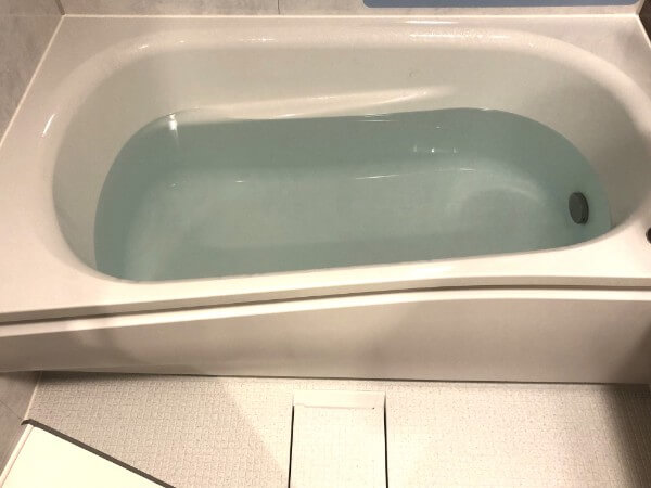 TOTO(トートー)浴槽にお湯を張ったところ／マンションお風呂のリフォーム